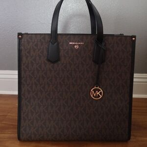 New Michael Kors Shoulder/Laptop Bag